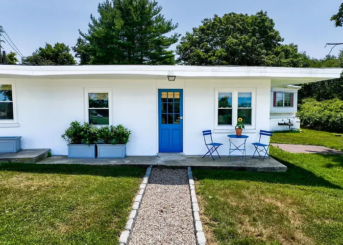 Marina Bay Cottages